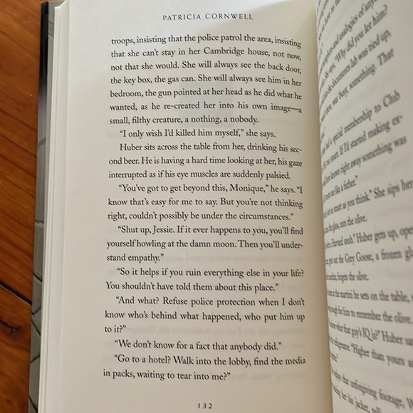 1st Edition 1st Print 2006 Patricia Cornwell At Risk Bestseller hardcover book - Picture 11 of 12